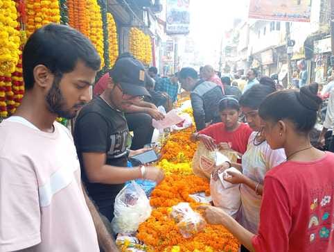 A garland of marigold flowers sold for Rs 100