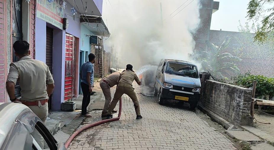 car cylinder caught fire while refilling gas