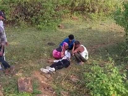 Two bikes collided head-on in Niwas, one youth died, another seriously injured