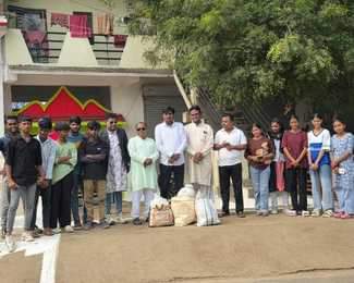 दीपावली पर हिन्दू-मुस्लिम एकता मंच ने जरूरतमंदों के बीच बांटी खुशियां, पेश की सौहार्द की मिसाल