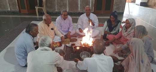 Havan was performed at the five-day festival of lights at Yadav Sabha.