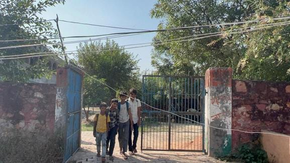 Mewat: Electric wires hanging above school gate, danger to children