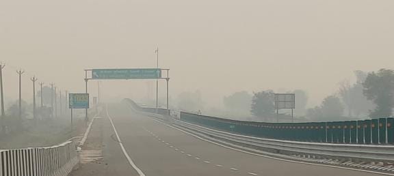 Due to smoke from fireworks, the AQI reached 450 on Diwali night and 353 the next morning, putting the district in the danger zone.