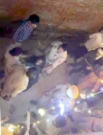 The police officer pulled the woman by her hair, the video went viral