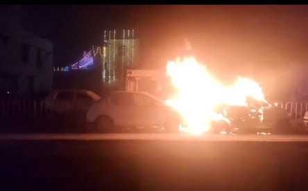 Five vehicles caught fire due to firecrackers at Baraut police station and Chhaprauli toll.
