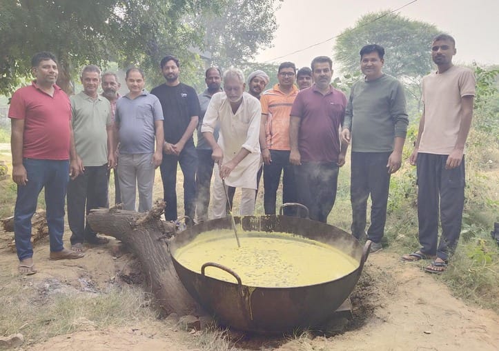 Annakut Prasad distributed in the Shiva temple of Shahapur