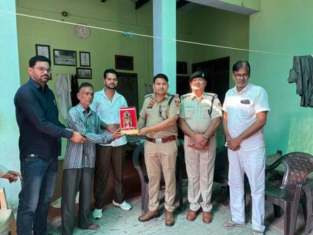 Tributes paid to martyrs on the occasion of Police Memorial Day and Flag Day