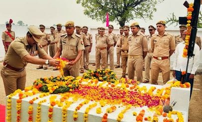 Police paid tribute to the immortal martyr soldiers