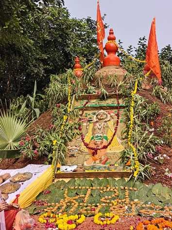 The biggest Govardhan Puja of year, Govardhan of more than 21 feet was made from 108 tonnes
