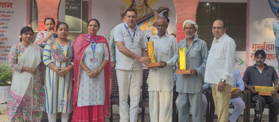 Workers honored on Vishwakarma Day in Shikarpur