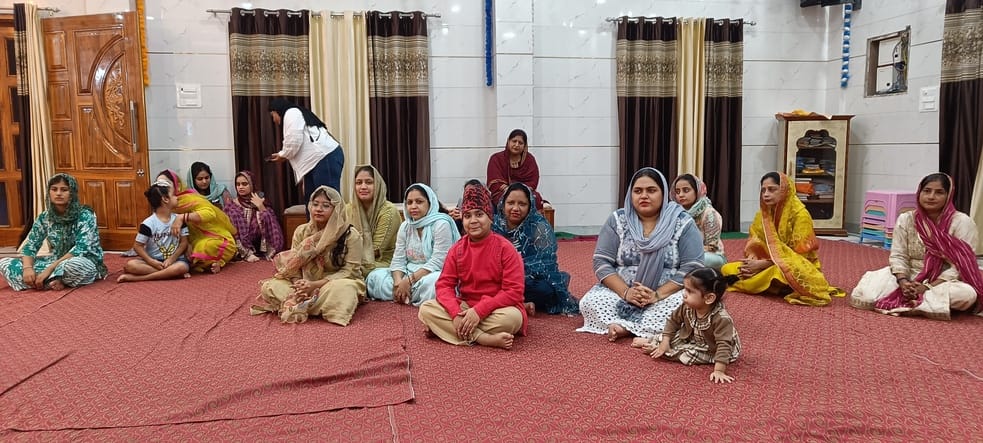 Ragi groups delighted the audience with kirtan.