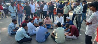 The blockade also stopped government employees, leaving a nurse stuck for an hour.