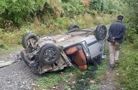 Car falls in Sainj's Sharan village, two youths killed