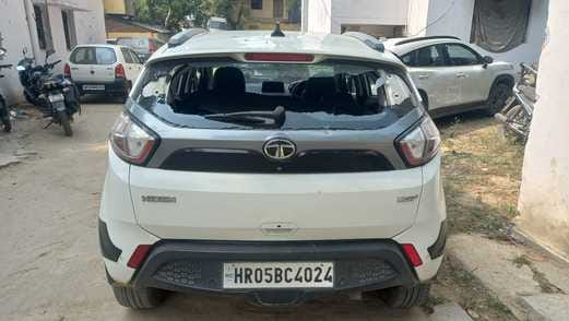 Eight injured in bloody clash, car vandalized
