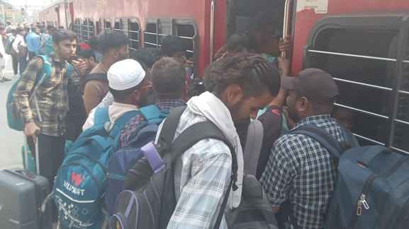 Train seats full on Bhaiya Dooj, long waiting list makes it difficult to confirm tickets