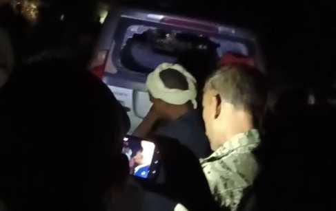 Chaos erupts after death of bike rider, people block road by placing body on road