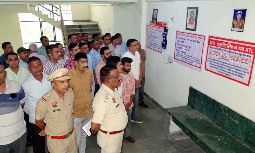The glorious story of immortal martyrs depicted through photographs in the police line