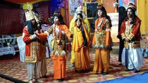 Now I will give up my life from my body, Ram, Laxman and Sita, I am separated from you.