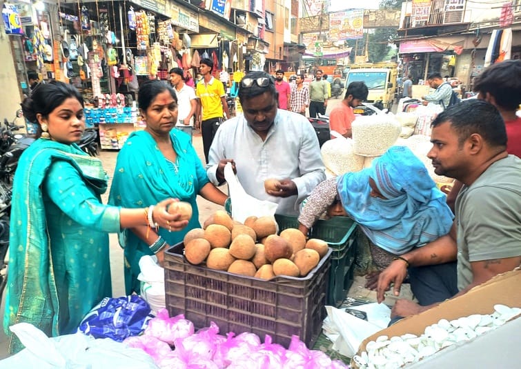 On Bhaiya Dooj, the price of shells touched the sky, the price doubled.