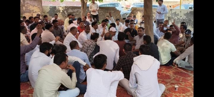 electric workers protested