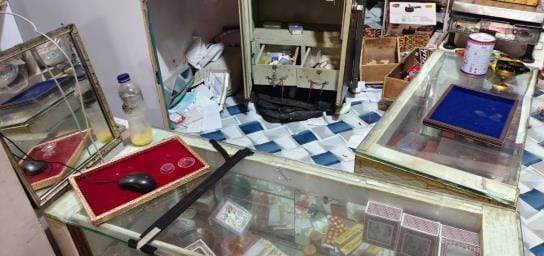 Thieves cut through the wall and stole jewellery worth Rs 40 lakh.