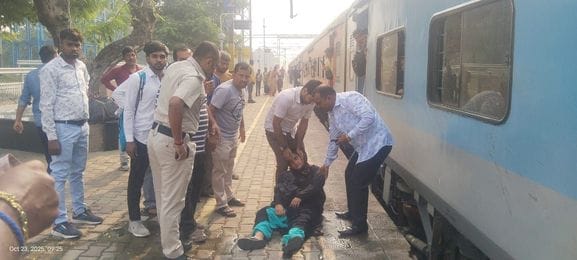 Uproar over chain theft; woman injured after falling from moving train