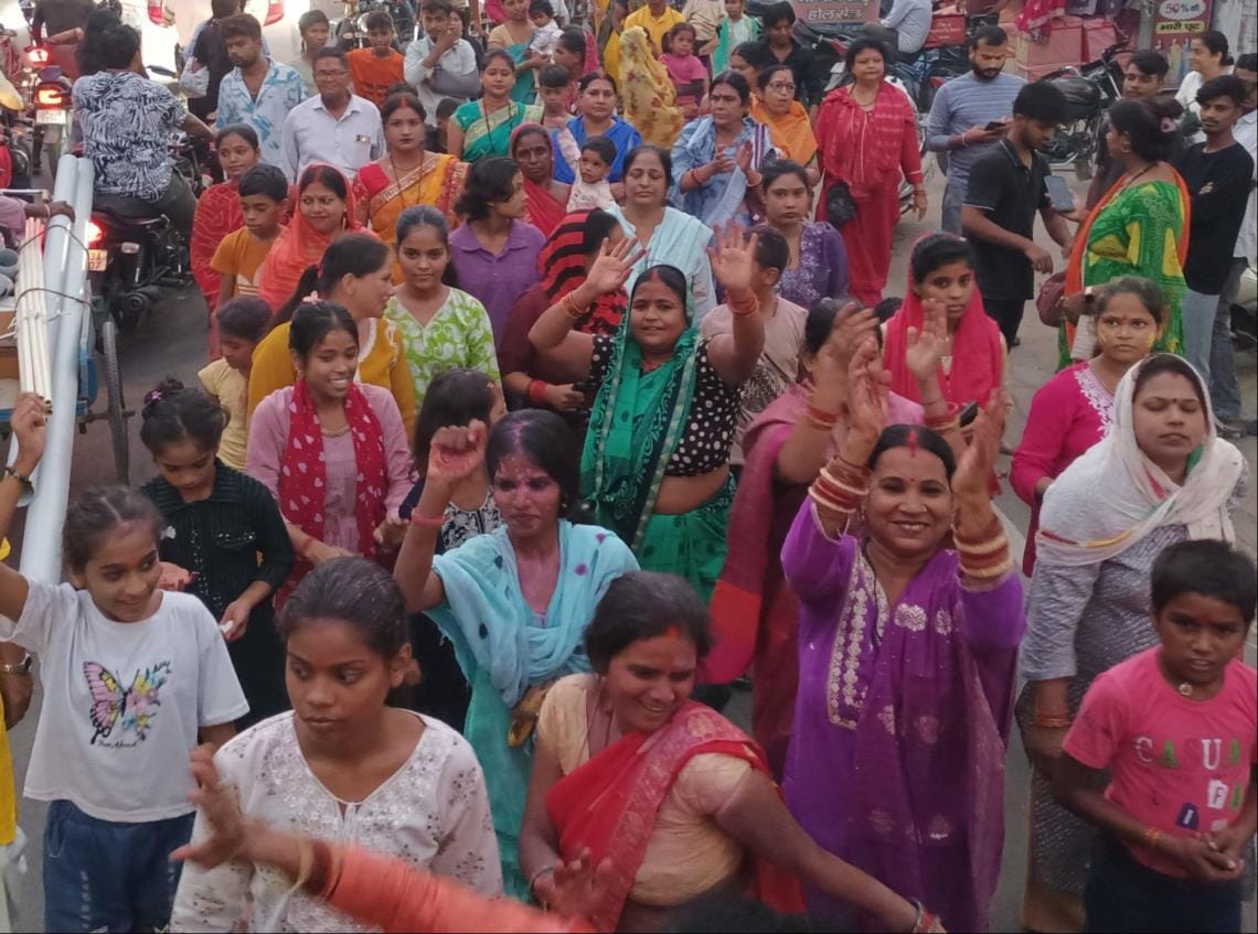 Idol immersion procession taken out with music and dance