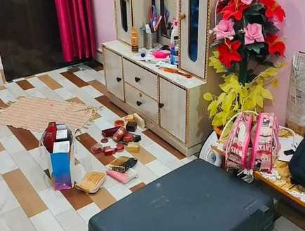 Jewellery and cash stolen from the house of a teacher couple in Gulab Vihar Colony