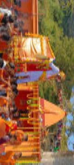 Devdangar descended and blessed the devotees.