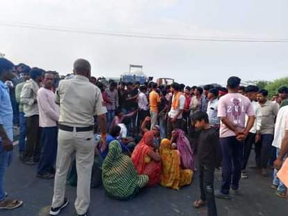 एनएच 44 पर चक्काजाम।