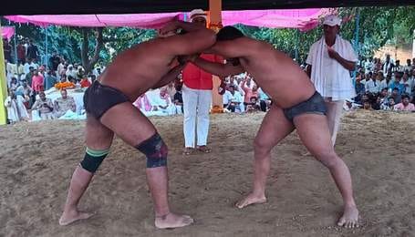 Wrestling worth Rs 25,000 ends in a draw in Kamalpur