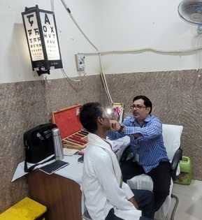15 people injured in eyes due to firecrackers, undergoing treatment