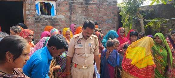 The wife hanged herself to death, while the husband jumped into the Sharda River
