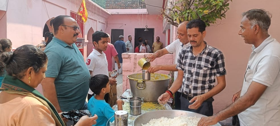 Annakut Bhandara was organised at Shri Shat Narayan Temple.