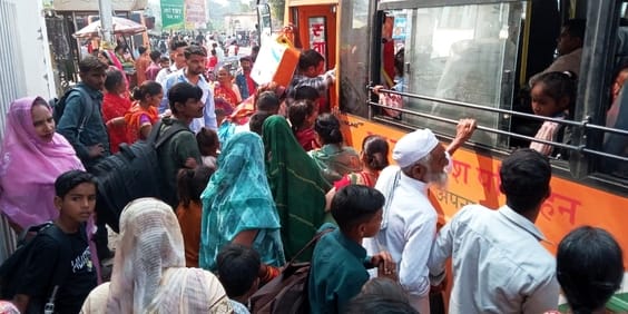 Long waits for buses, scrambles to get into trains...sisters struggle with traffic jams