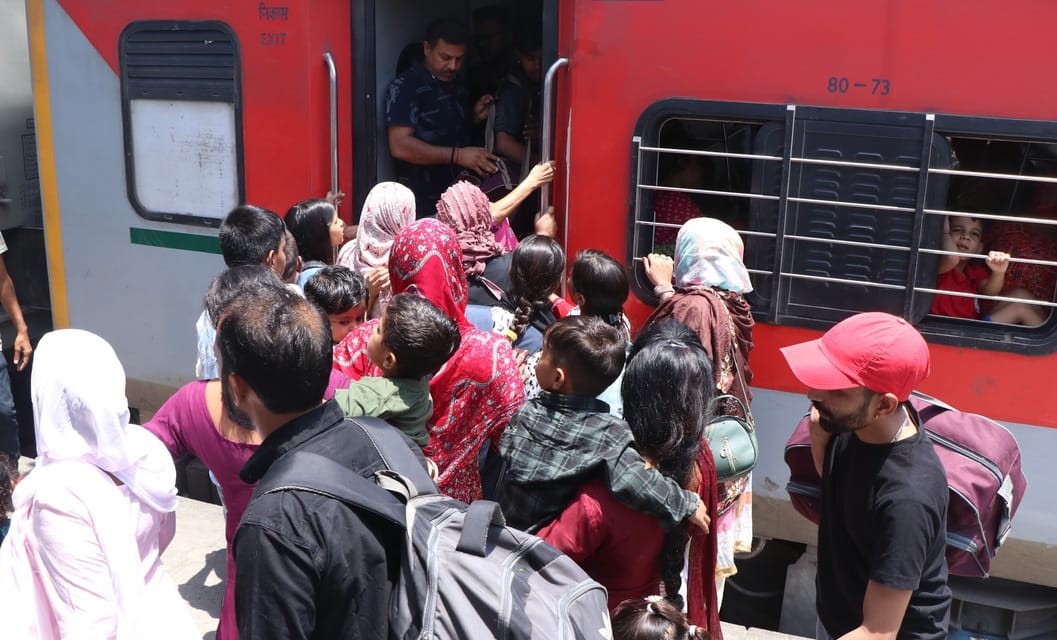 The problems of people going home to celebrate Chhath are not decreasing.