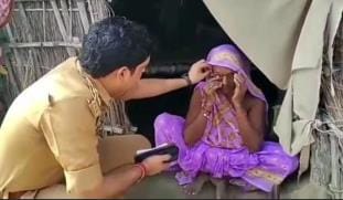 Policemen celebrated Diwali with the needy.
