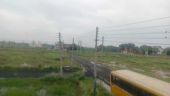 Residents of Sector 9 appealed for solutions to their problems at the camp.