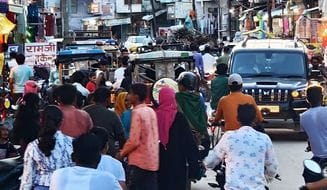 On Bhaiya Dooj, the markets started to look lively since morning