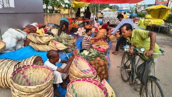 Chhath festival: Crowds throng the markets
