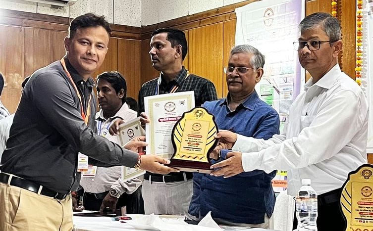 Anand honored with Eduleaders UP Award in Lucknow