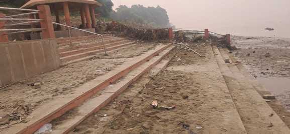 Two days later, Chhath Puja was performed and silt accumulated at the bathing ghats of Jhusi, leading to outrage
