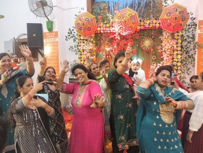 501 women applied henna with the name Shyam, Nishan Yatra will be held today.
