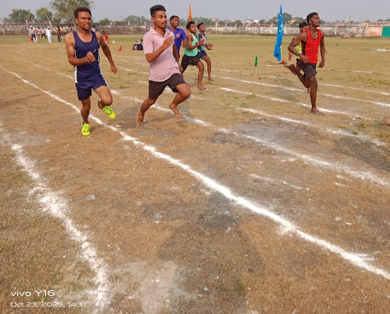 Khadda won the 100m race in the under-19 category for men and women.