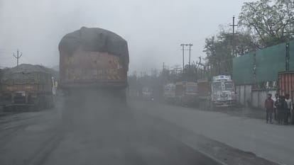 Kanpur Dug up roads flying dust and traffic jams cold and fever spread in homes these are the symptoms