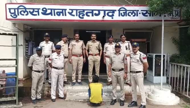 पुलिस की गिरफ्त में आरोपी