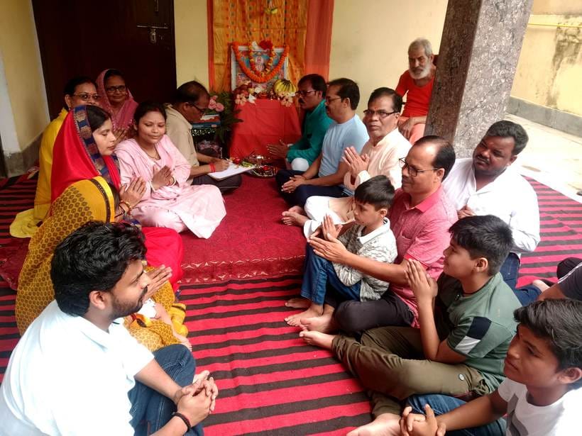 Kayastha community worshipped Lord Chitragupta's pen and ink.