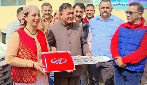 Vehicles handed over to beneficiaries under Aajeevika Grameen Express Yojana in Rohru