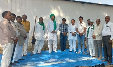 Protests were held alleging loot in the market