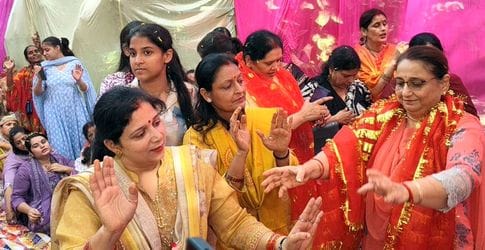 Welcomed the morning procession by showering flowers